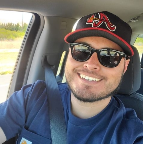 Profile Picture of Ivan Lomeli (@ivan40812) on Poshmark