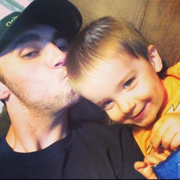 Profile Picture of Hunter Zdral (@hunterzdral) on Poshmark