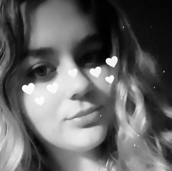 Profile Picture of Jocelyn Halliwill (@jhalliwill) on Poshmark
