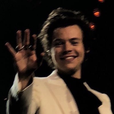 Profile Picture of READ BIO PLEASE (@HAROLDSASS__) on Twitter