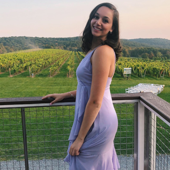 Profile Picture of Marina Dethomas (@marinadeth) on Poshmark