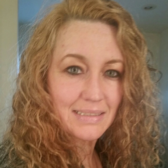 Profile Picture of Bobbiejean Bonser (@bobbie78) on Poshmark