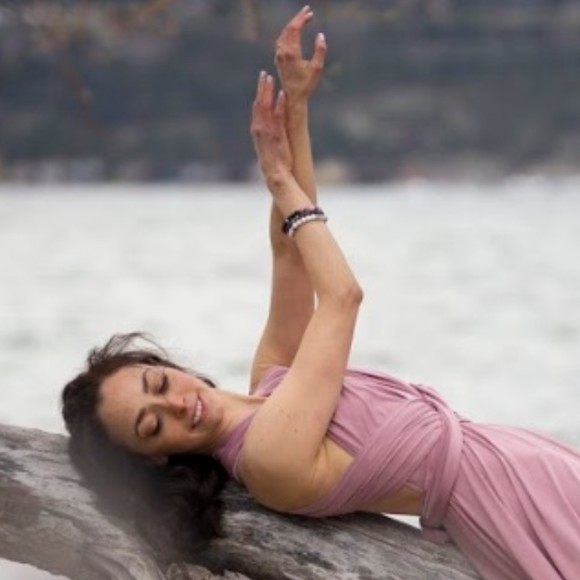 Profile Picture of Brett Sutherland (@luckyfindluxe) on Poshmark