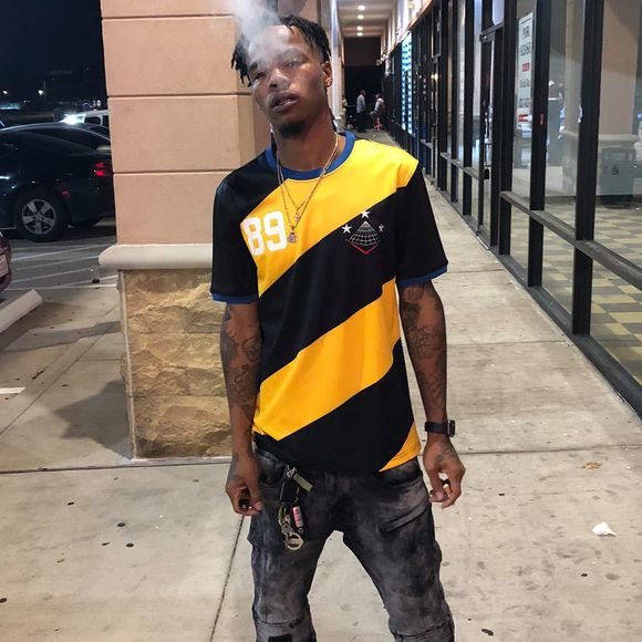 Profile Picture of Pasa Robair (@nfl5sakboi) on Poshmark
