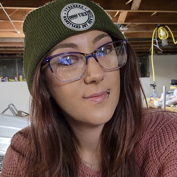 Profile Picture of Amanda Hankinson (@mandysue03) on Poshmark