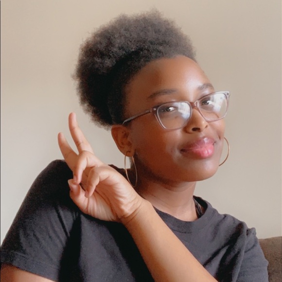 Profile Picture of Kamaiyah Russell (@kamblossom) on Poshmark