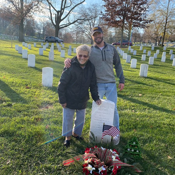 Profile Picture of Zach Heesh (@zth8384) on Poshmark