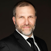 Profile Picture of Christopher Holloway (@CHollowayBaritone) on Youtube