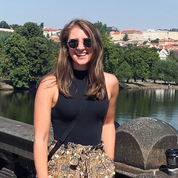 Profile Picture of Samantha Travis (@samanthat139) on Poshmark