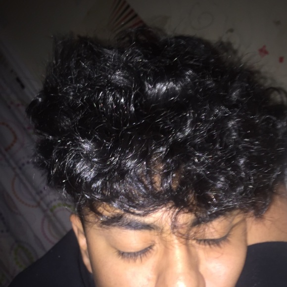 Profile Picture of Kevin Leon (@l3onkev) on Poshmark