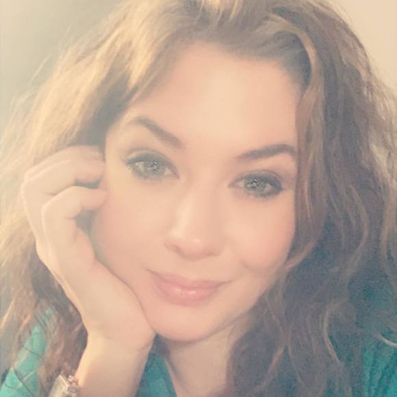 Lori Aikins - Poshmark Profile Picture of Lori Aikins (@lori67156) on Poshmark