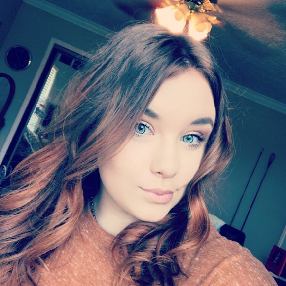 Profile Picture of Keirstin Nazaruk (@keirstinmarie) on Poshmark