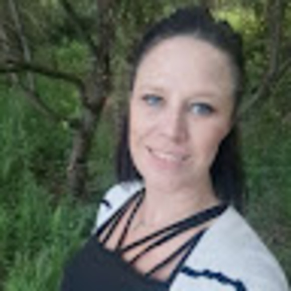 Profile Picture of Megan Maclauchlan (@meganmaclauc574) on Poshmark