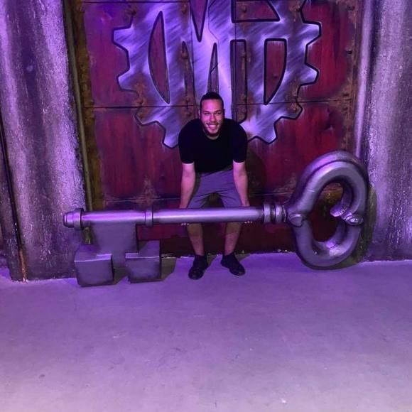 Profile Picture of Gil Rodriguez (@customer3) on Poshmark