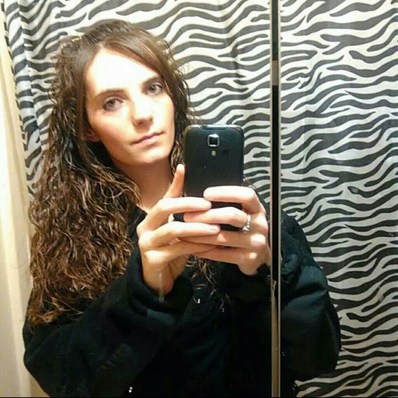 Profile Picture of Brittany Grignon (@bgrignon) on Poshmark