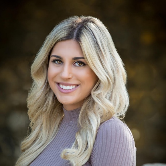 Carling Digiacomo - Poshmark Profile Picture of Carling Digiacomo (@cdigiaco) on Poshmark