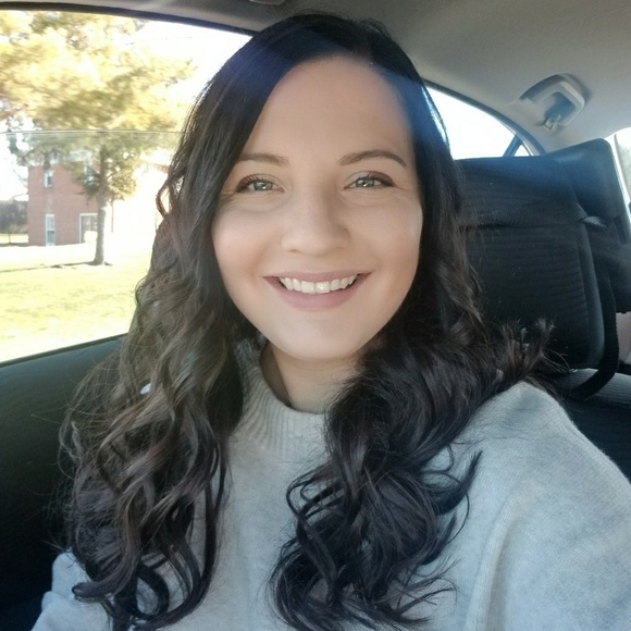 Profile Picture of Lauren Sherfey (@lmk0805) on Poshmark