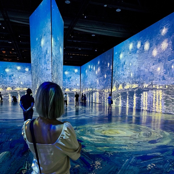 Profile Picture of Jade Watters (@jade_watters) on Poshmark