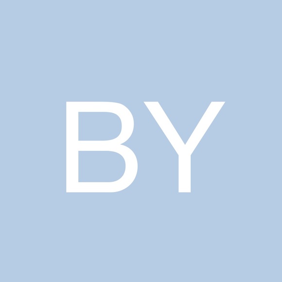 Profile Picture of Berna Yeltekin (@bernaboo331) on Poshmark