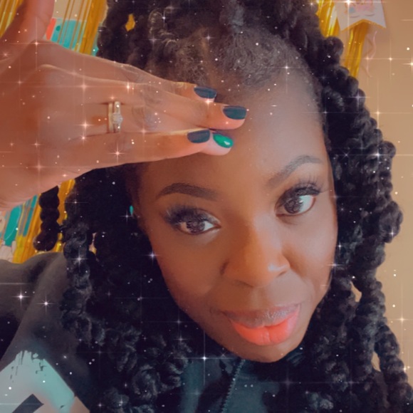 Profile Picture of Nancy Huchet (@madamehuchet) on Poshmark