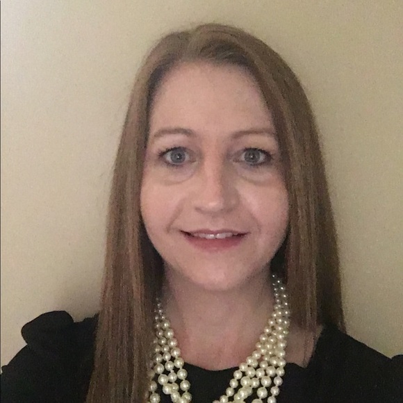 Profile Picture of Kristi Keveryn (@kkeveryn) on Poshmark