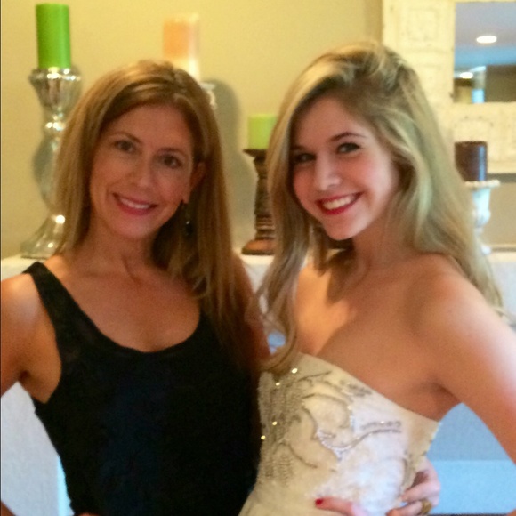 Profile Picture of Shona Krolczyk (@shona_35) on Poshmark