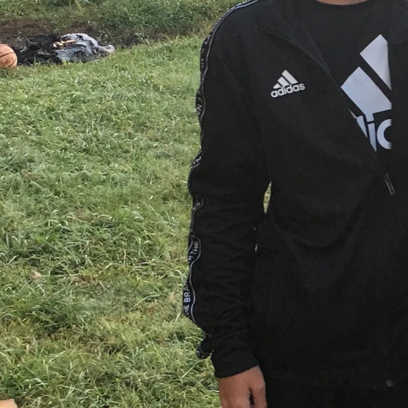 Profile Picture of Evan Snelling (@evan42805386) on Poshmark