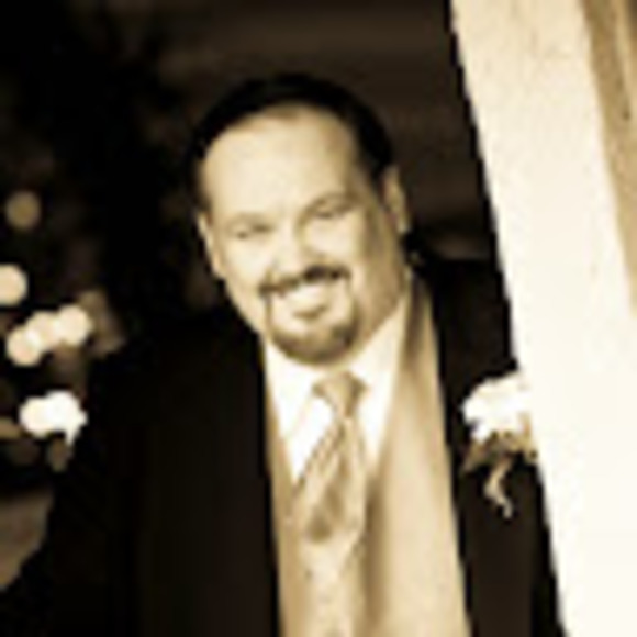 Profile Picture of David Kinser (@davidkinser) on Poshmark
