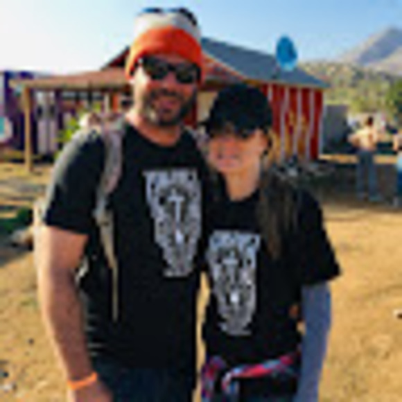 Profile Picture of Lynette Speyer (@lynette_speyer) on Poshmark