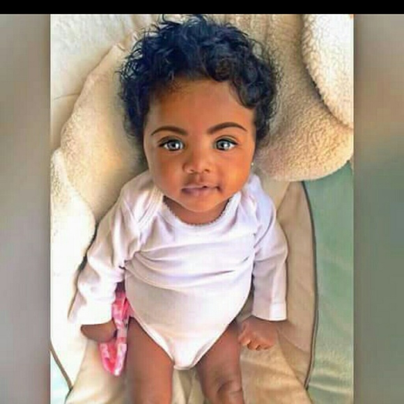 Profile Picture of Clarissa Crooks (@clarissa130) on Poshmark