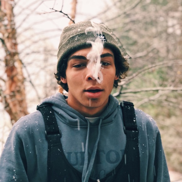 Jacob Land - Poshmark Profile Picture of Jacob Land (@jacobland) on Poshmark