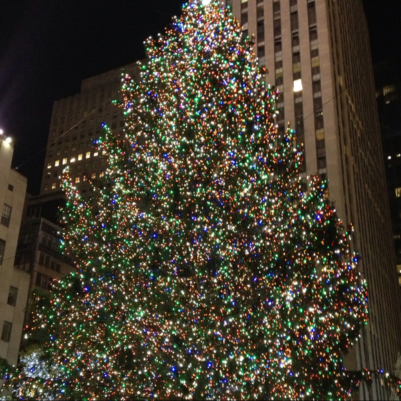 Profile Picture of Dawn Malone (@doxiextwo) on Poshmark