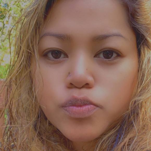 Profile Picture of Srey Oun (@sreyxoun) on Poshmark