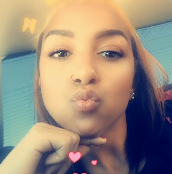 Profile Picture of Alexis lee simone Limbaugh (@lolalimb98) on Poshmark