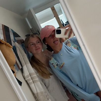 Profile Picture of Lily (@lily_simms82) on Tiktok