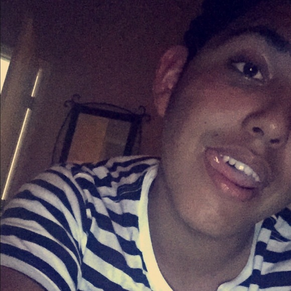 Profile Picture of Julian Serrano (@julianmychael) on Poshmark