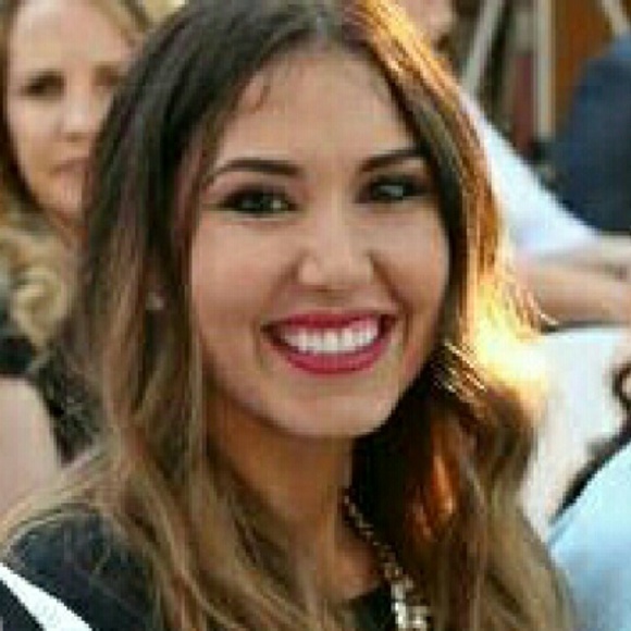 Profile Picture of Sherri Romney (@sherriromney9) on Poshmark