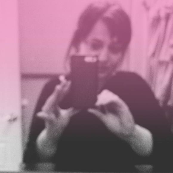 Profile Picture of Bianca Carolina (@bianca_carolina) on Poshmark