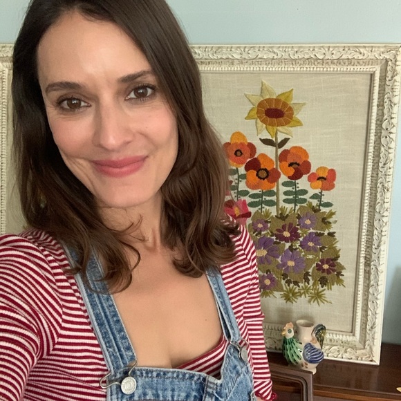 Profile Picture of Joanne Cox (@hello_bergamot) on Poshmark