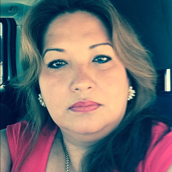 Profile Picture of Irma Sharpe (@isharpe67) on Poshmark