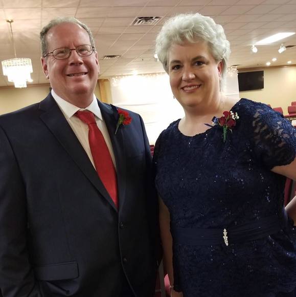 Profile Picture of Lori Hedeen (@loriann483) on Poshmark