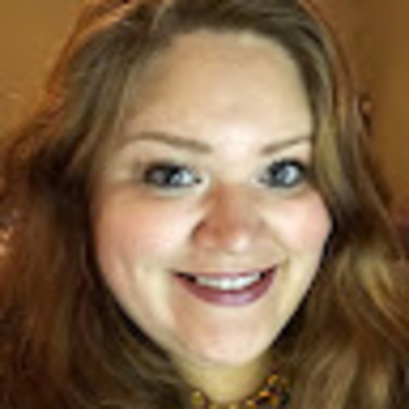 Profile Picture of June Holt (@juneholt) on Poshmark