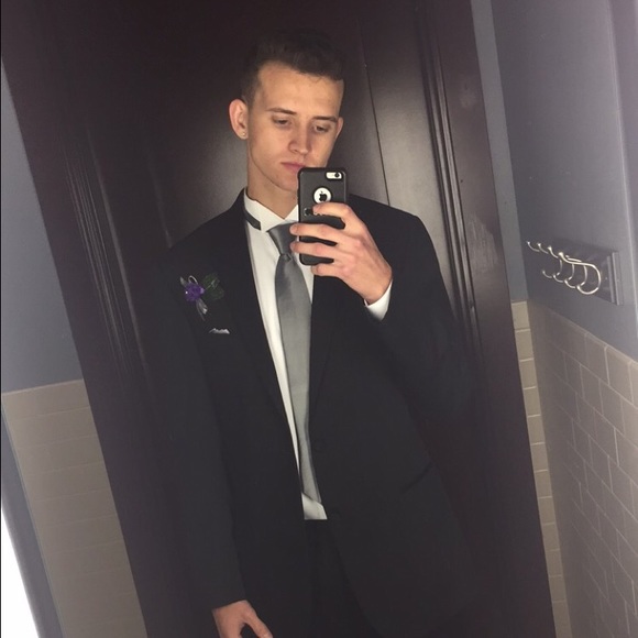 Profile Picture of Spencer Lindaman (@slindaman) on Poshmark