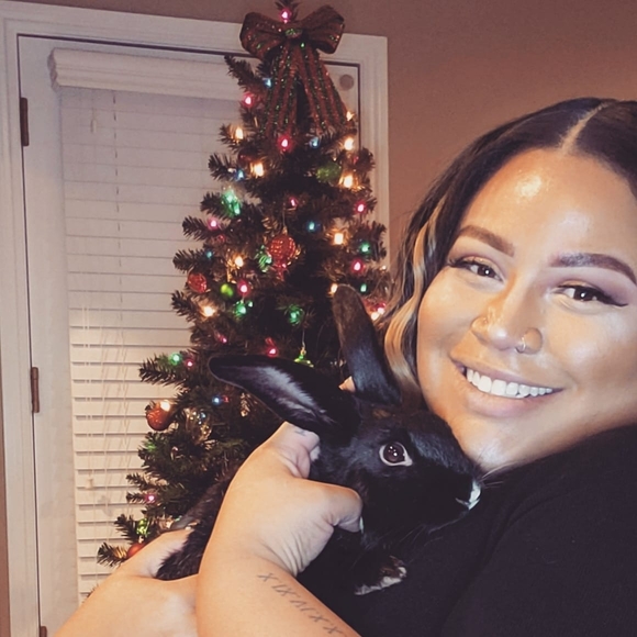 Profile Picture of Ebonee Lucero-ross (@adornxme) on Poshmark