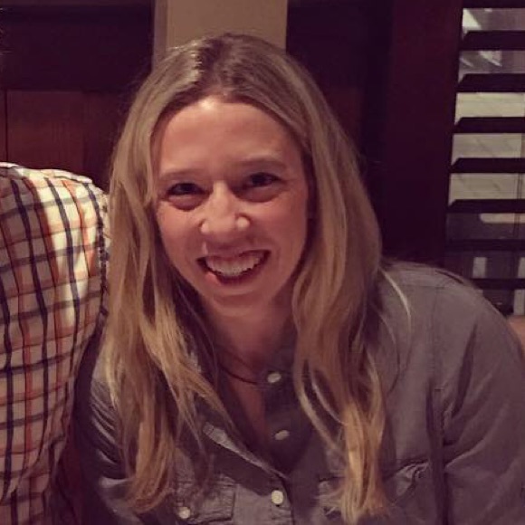 Profile Picture of Amy Burggraff (@amytaylor157) on Poshmark