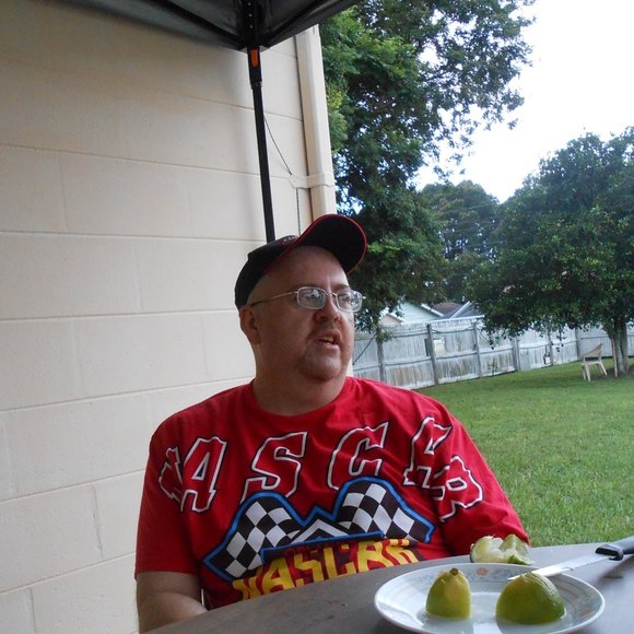 Profile Picture of James Morales (@deanmorales2) on Poshmark