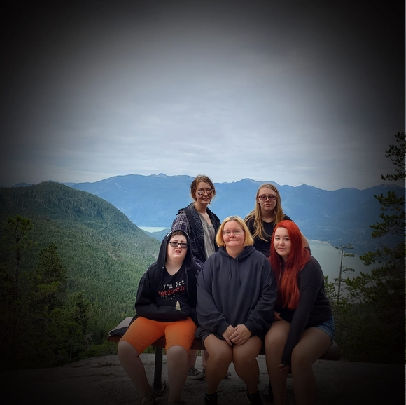 Profile Picture of Amanda Fowler (@afowler1216) on Poshmark