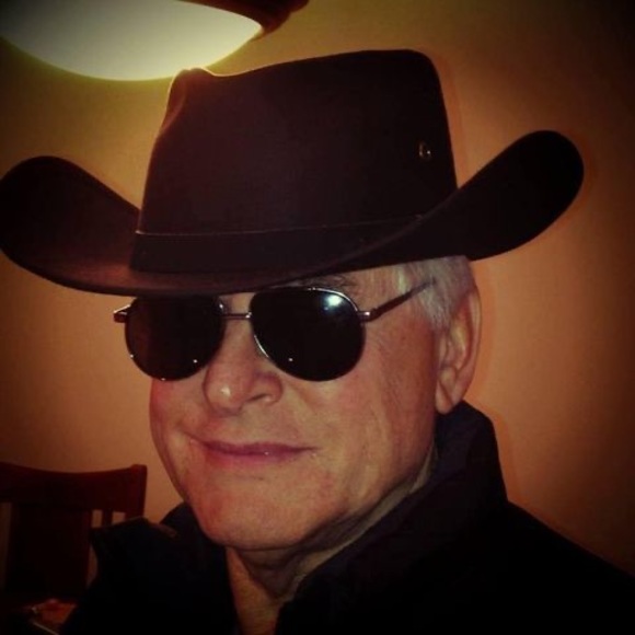 Profile Picture of Richard Claus (@richardclaus) on Poshmark