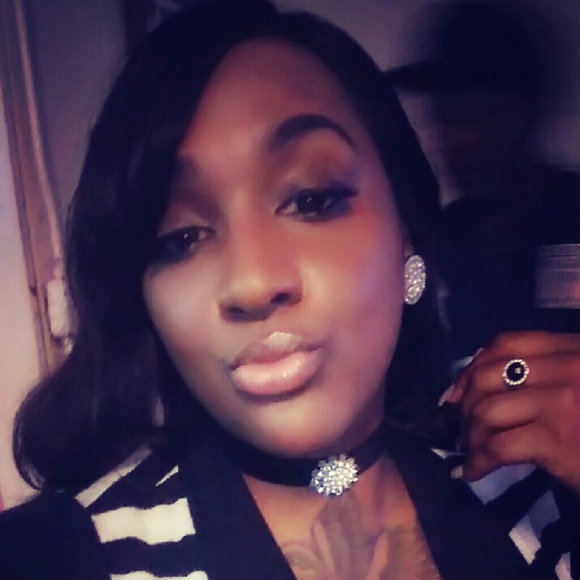 Profile Picture of Veronica Bryant (@atlleo89) on Poshmark