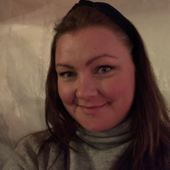 Kate Eden abazov - Poshmark Profile Picture of Kate Eden abazov (@kateedena) on Poshmark